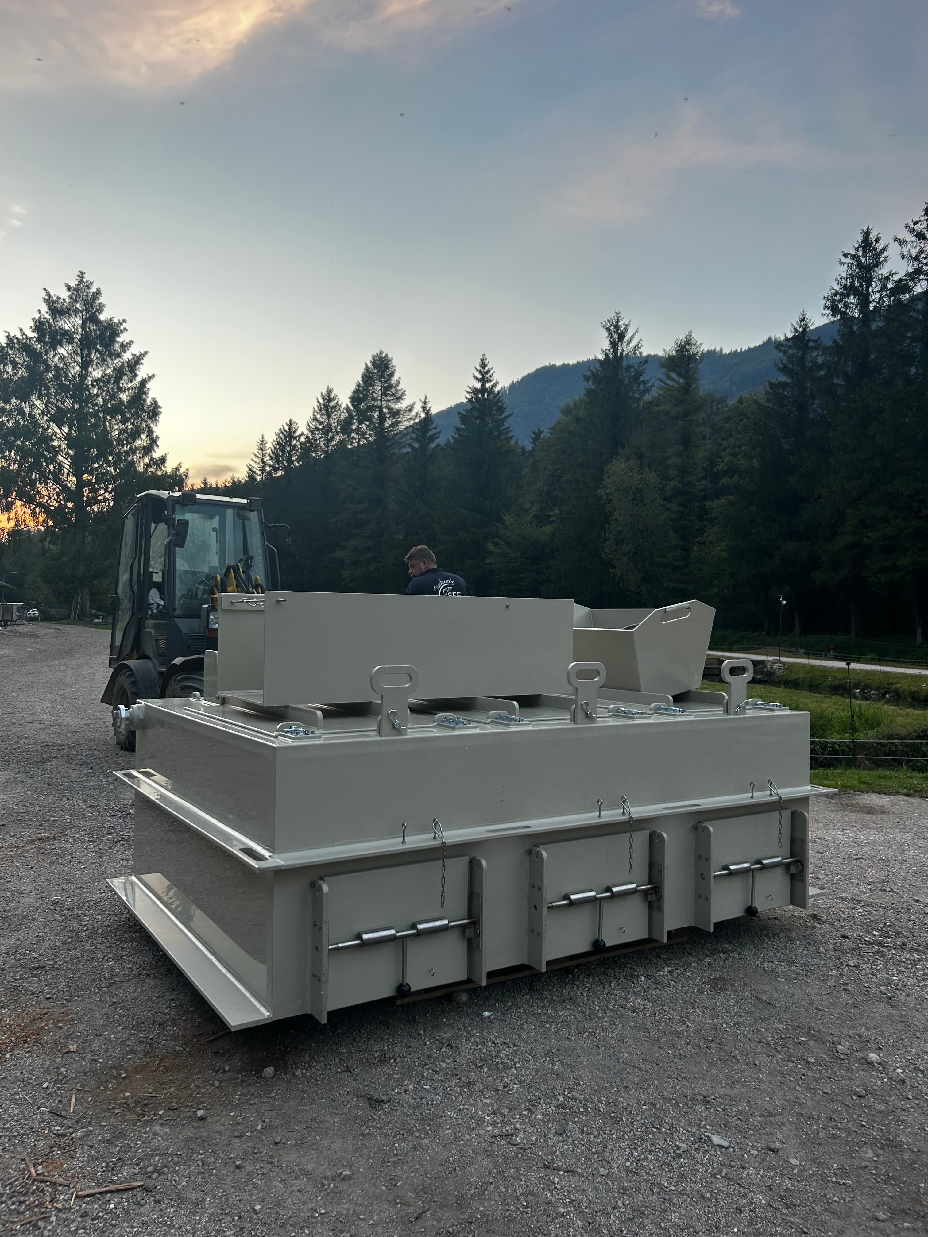 Transport Tanks gallery photo 01
