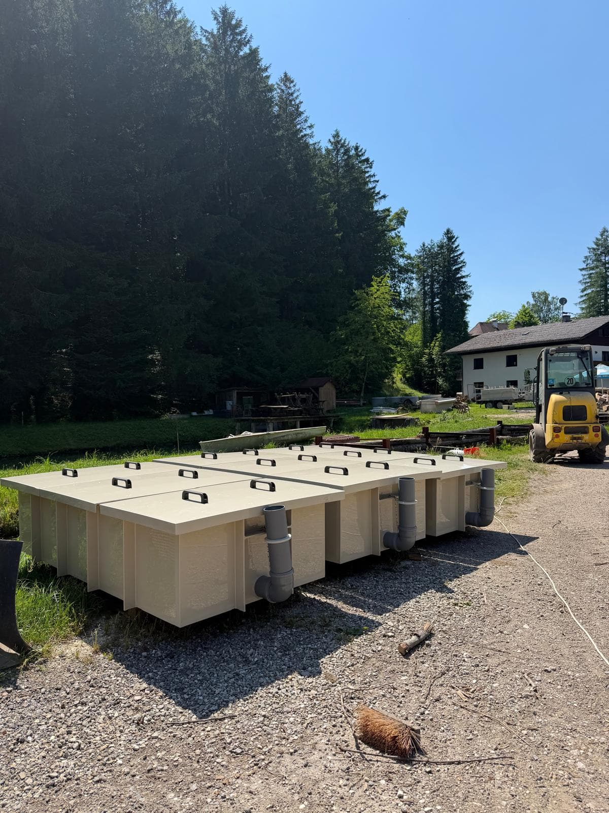 Fischzucht Seeache Referenzfoto — Aufzuchtbecken